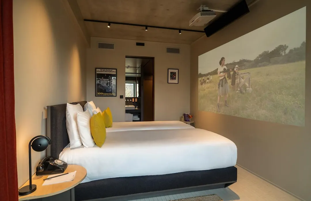 Mk2 Hotel Paradiso Nation-1