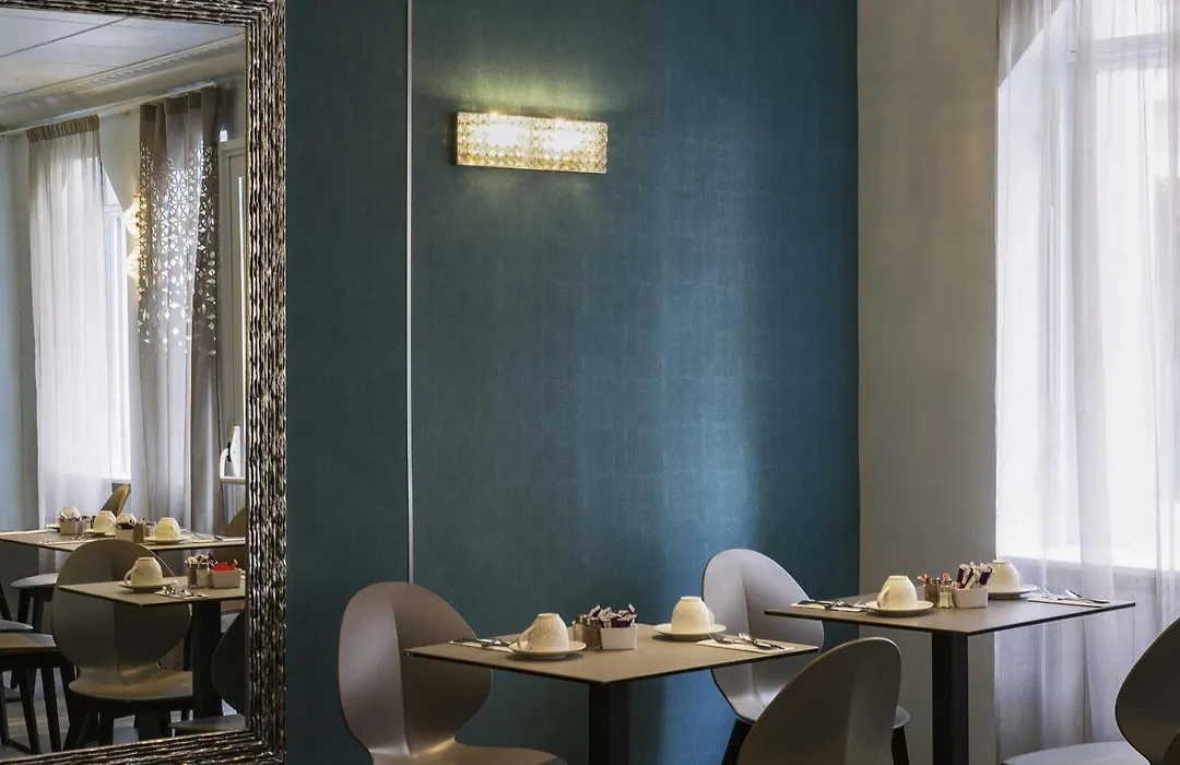 Mercure Paris Opéra Faubourg Montmartre-1